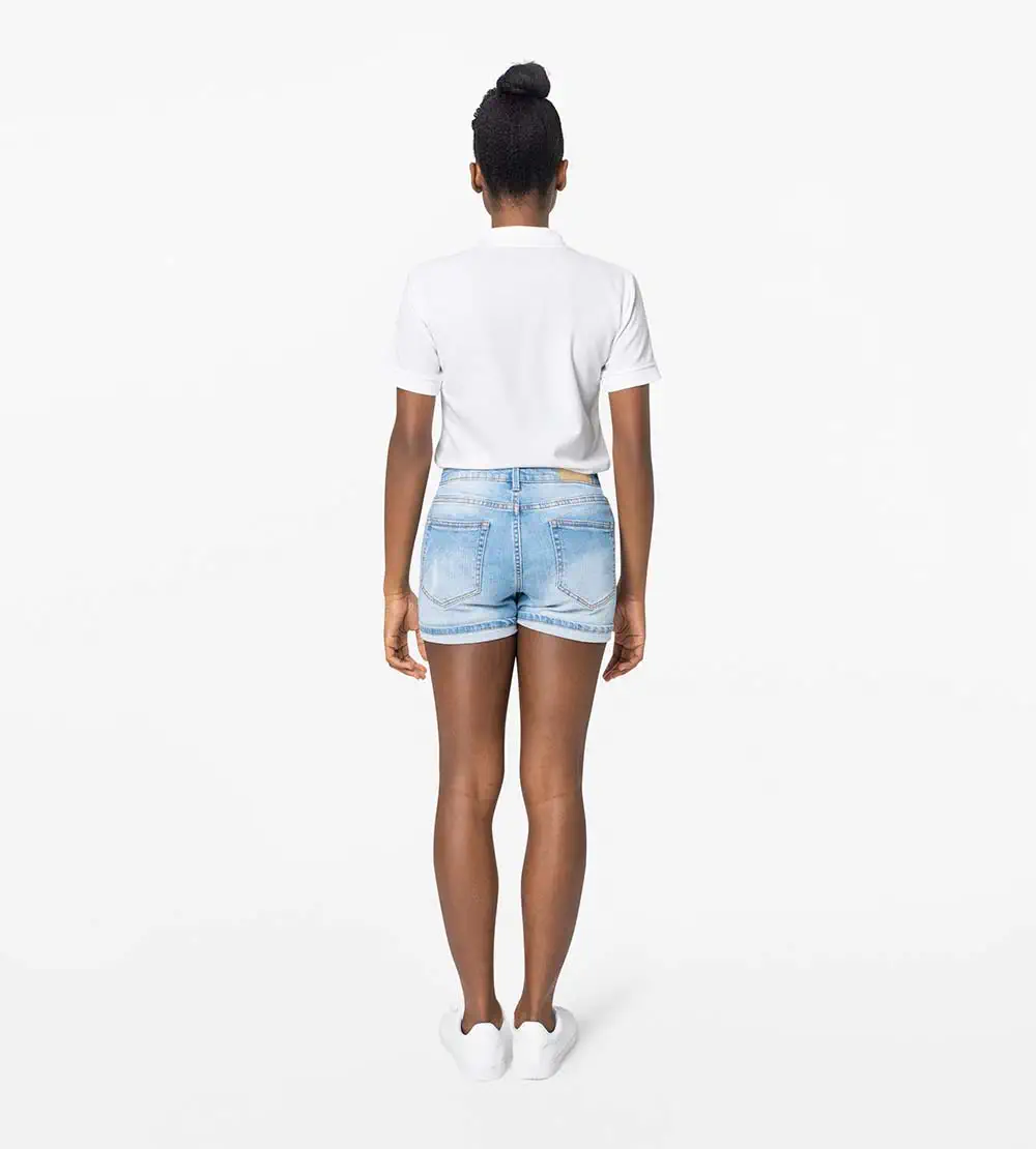 clothingstore2-woman-pic3a